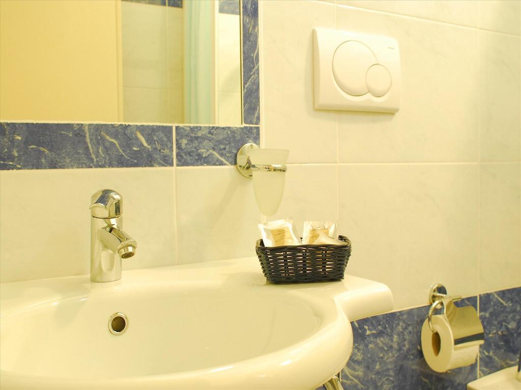 Hotel Veliero Rimini Room photo