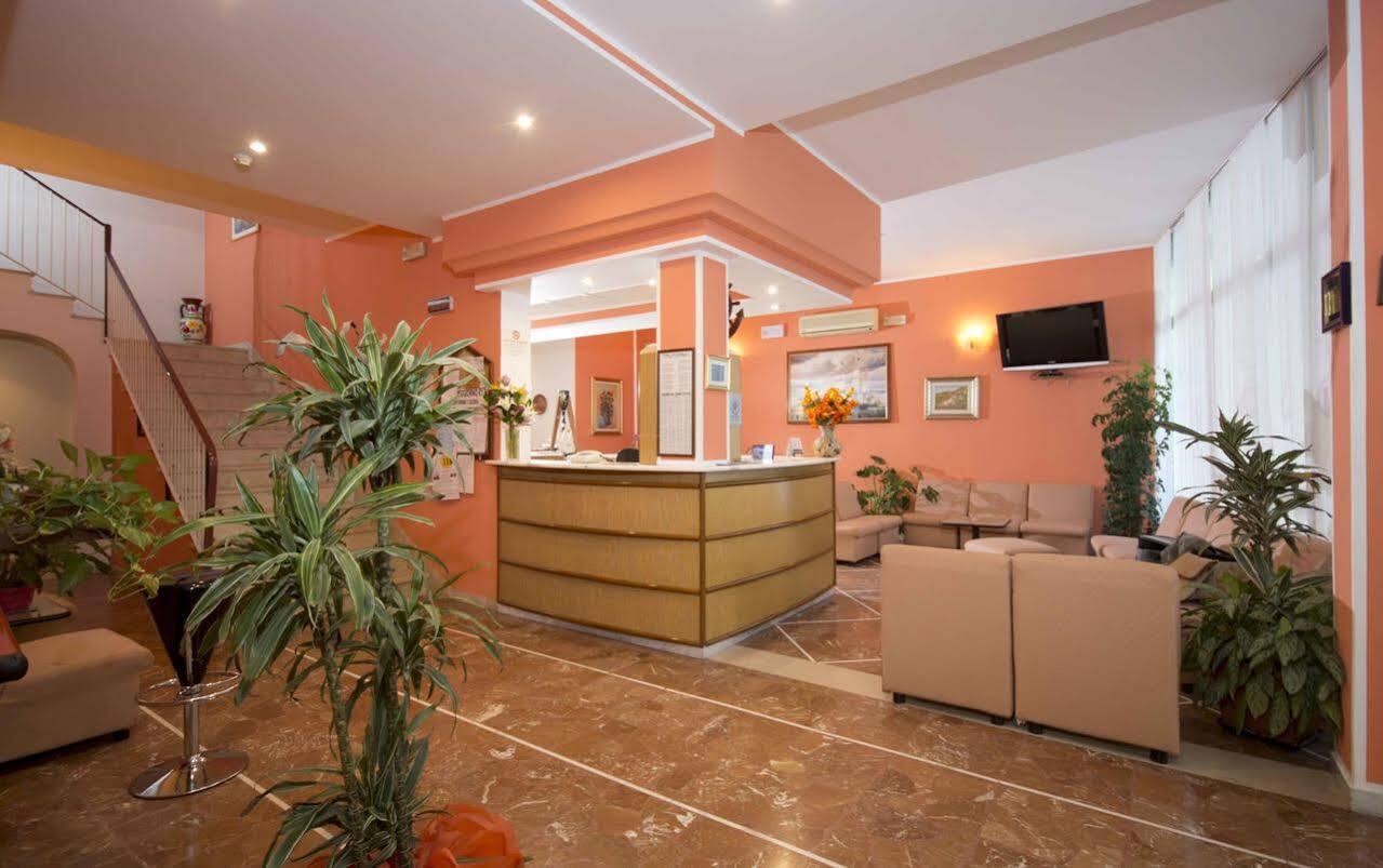 Hotel Veliero Rimini Exterior photo